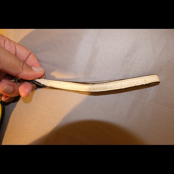 GUESS citron clutch - Picture 5 of 8